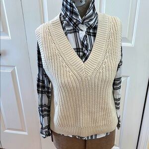 Gap Cream Knit v neck  Sweater Vest
